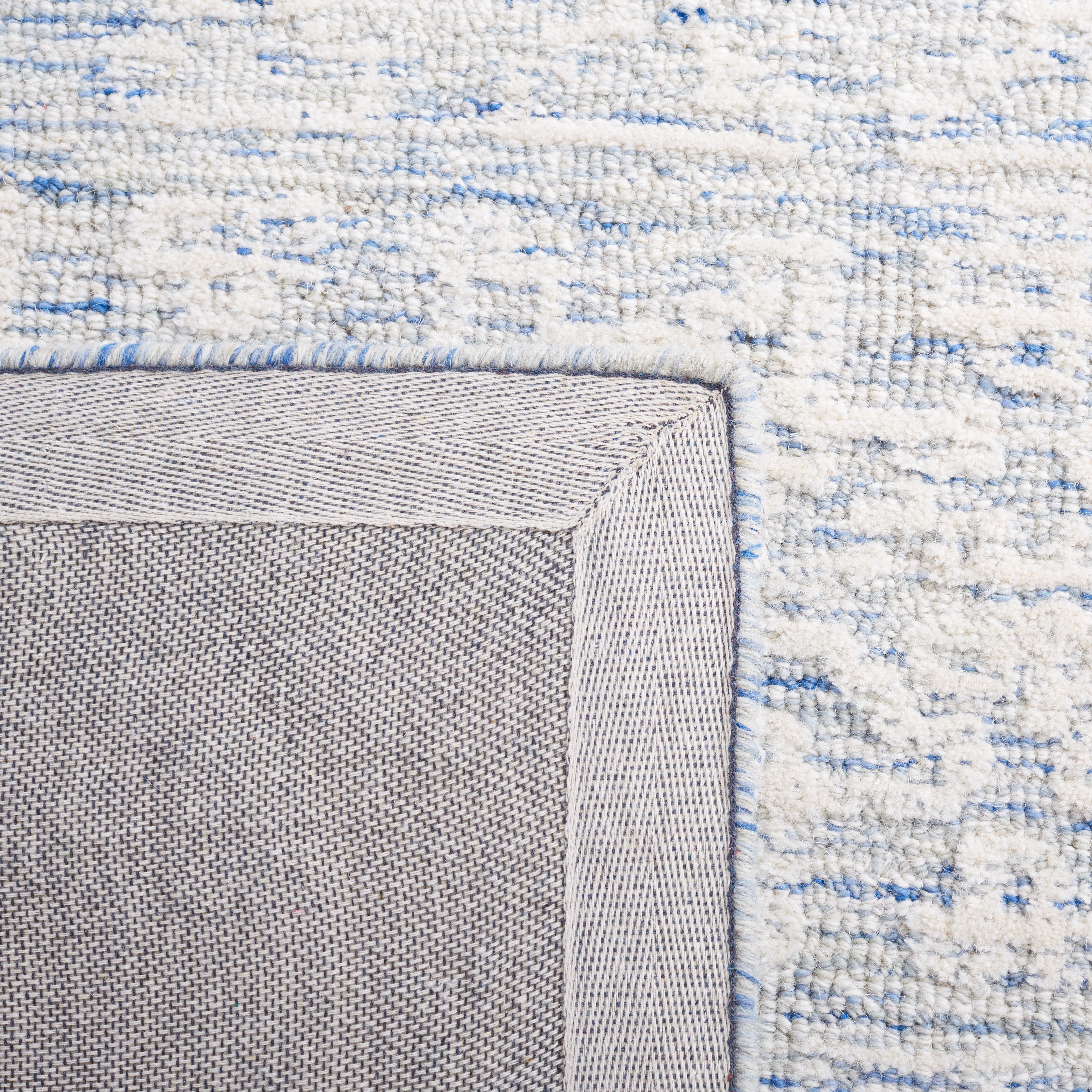 SAFAVIEH Metro Belize Medallion Area Rug, Blue/Ivory, 5' x 8'
