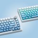 thumbnail image 4 of Teclas con estampado lateral azul degradado, teclas PBT de doble disparo con perfil Cherry, 136 teclas para teclado de jugador Cherry Gateron MX, 4 of 5