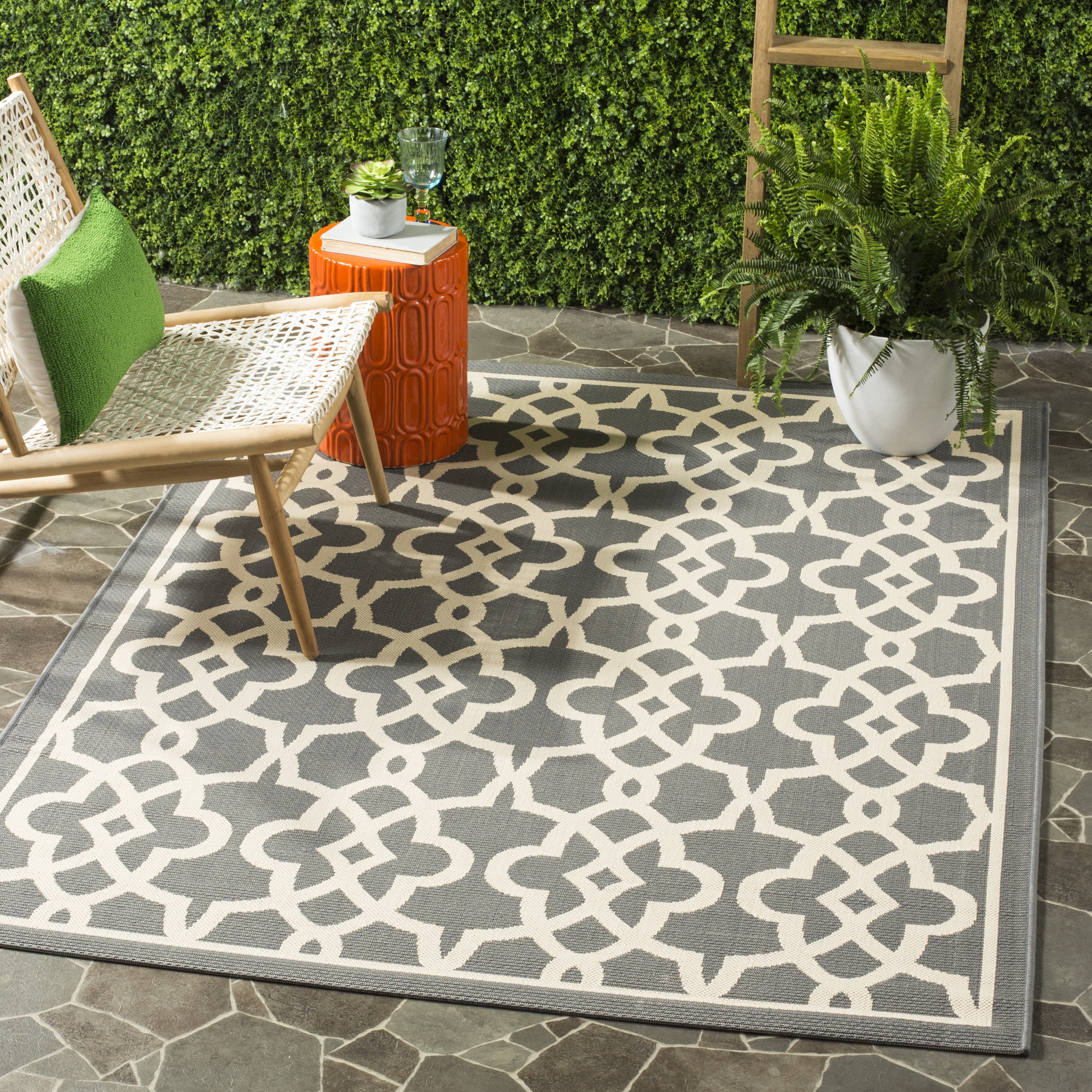Safavieh Courtyard Carlos Oriental Indoor/Outdoor Area Rug, Gray/Beige, 5'3" x 7'7"