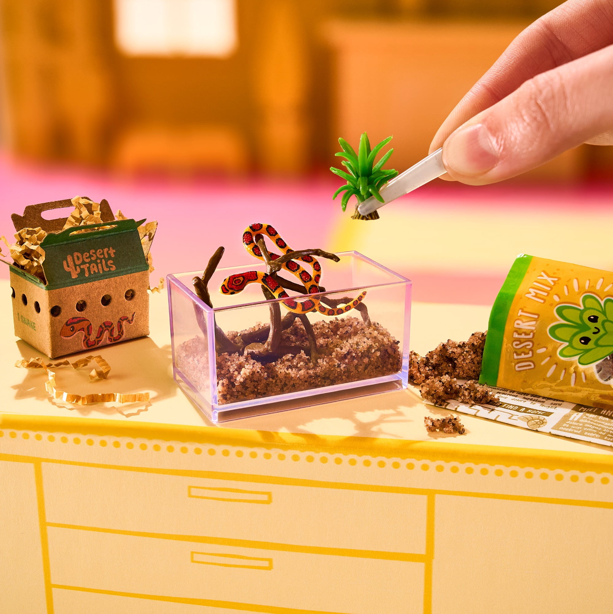 MGA's Miniverse Make It Mini Animals Series 2 Mini Collectibles, Blind Pack, Crafts, Resin, Replica Animals, Collectors, Gifts, 8+