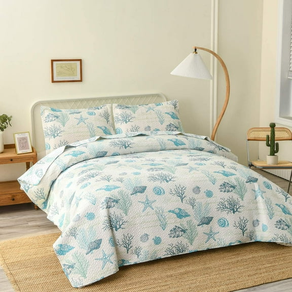 King Size Ocean Themed Reversible Coastal Quilt Bedding Set with Starfish and Seashells