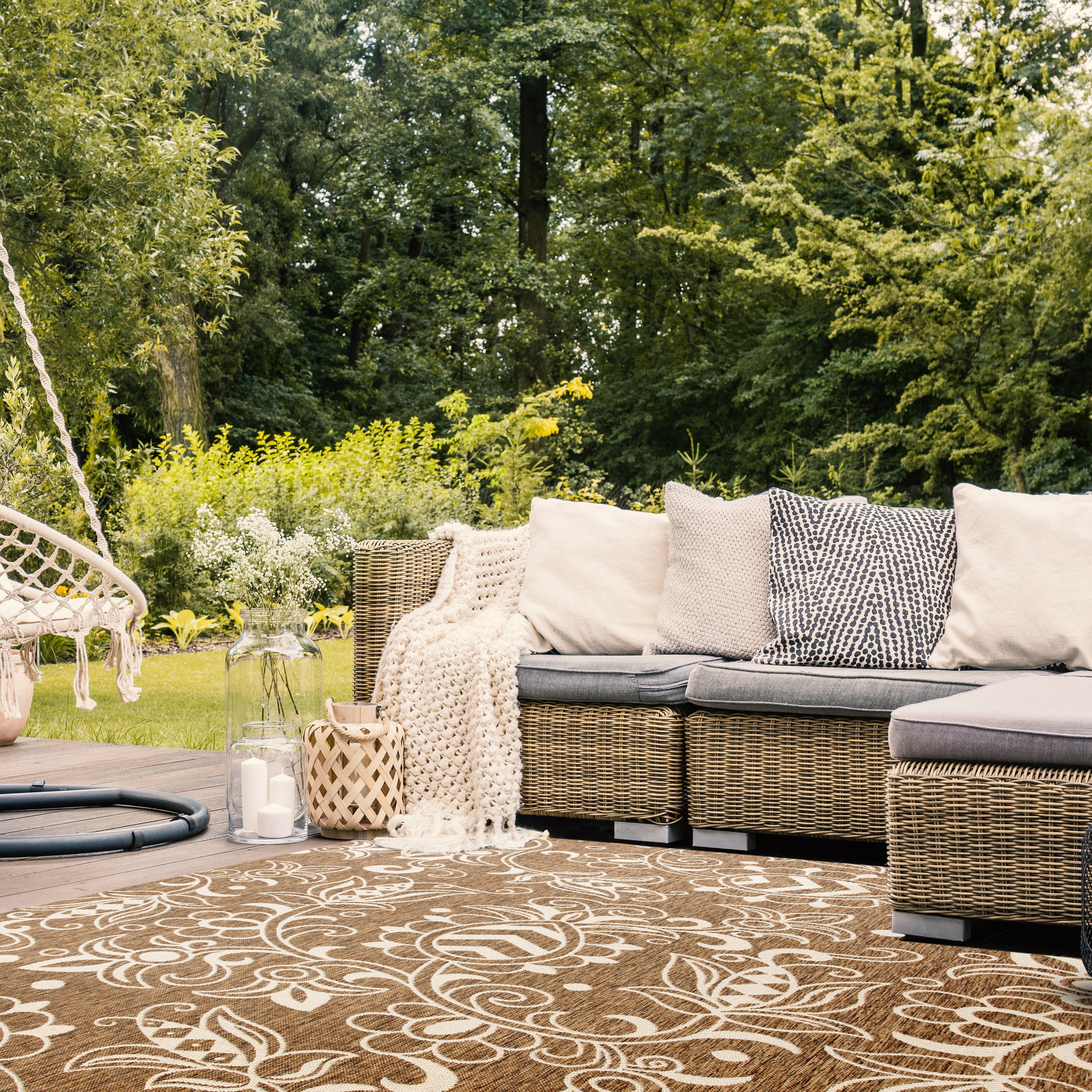 SAFAVIEH Beach House Robynne Botanical Indoor/Outdoor Area Rug, Brown/Beige, 8' x 10'