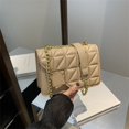 thumbnail image 4 of Bolso cuadrado pequeño con cadena de diamantes de alto valor para mujer, nuevo estilo de otoño 2025, bolso bandolera de diseño de nicho versátil y de moda, 4 of 5