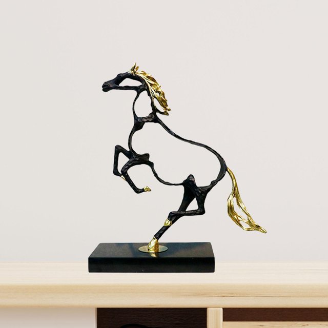 Estatua de caballo, escultura de Animal, decoración decorativa Fengshui, adorno de mesa, decoración para Hotel, dormitorio, tienda, estante de mesa Negro Dorado