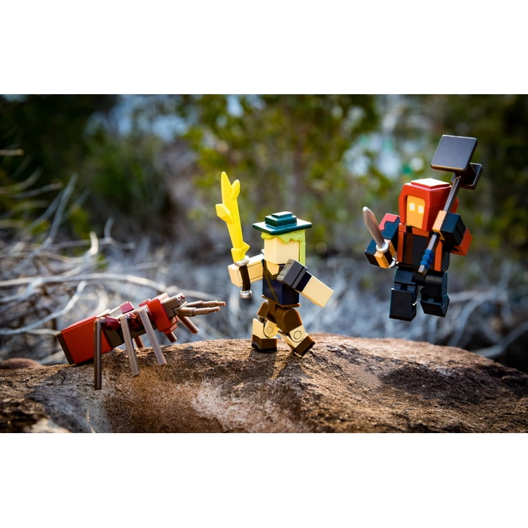  Roblox Fantastic Frontier: Croc Single Figure Core Pack with  Exclusive Virtual Item Code : Toys & Games