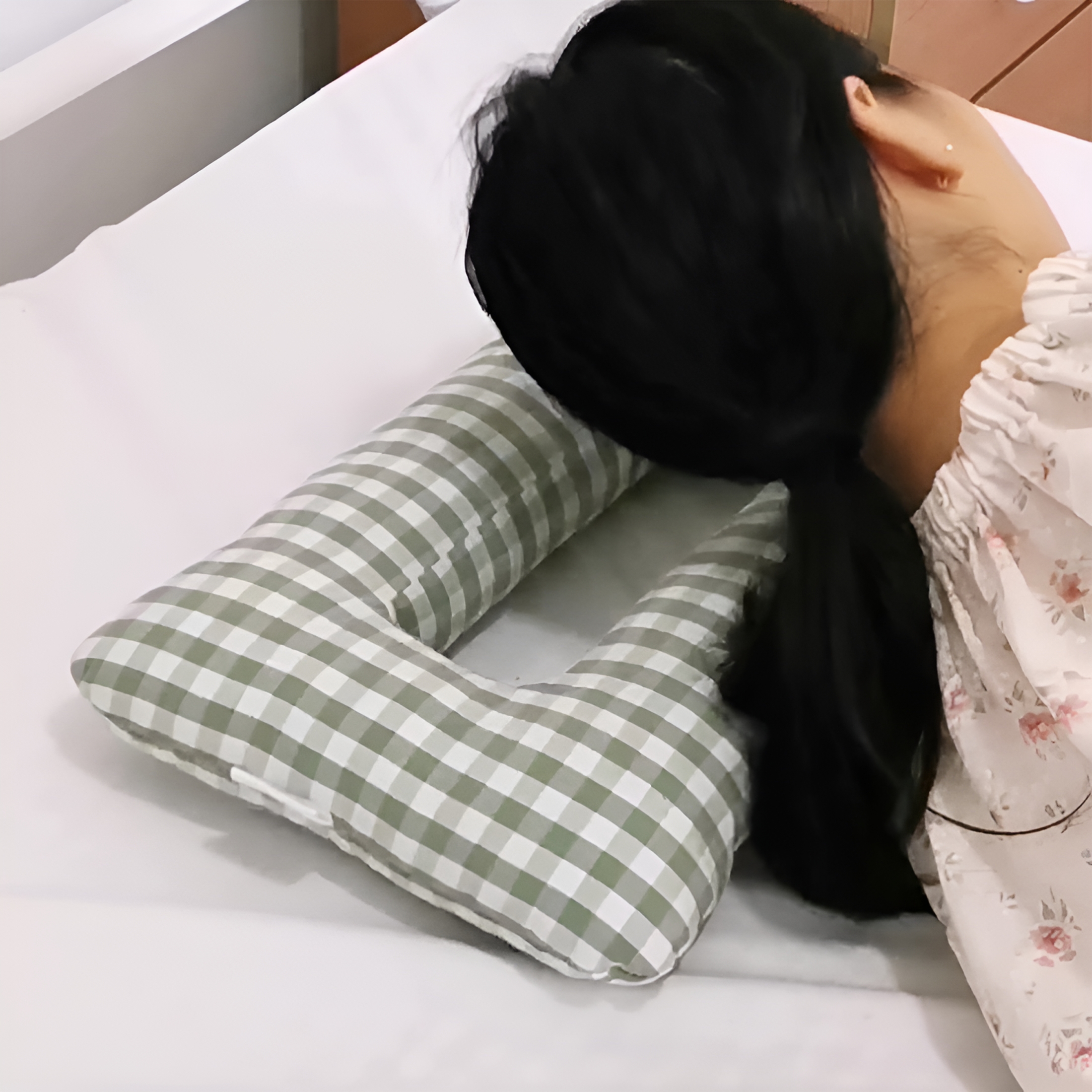 LAMIRO Ear Piercing Pillow, with Ear Hole with Removable Pillowcase, Comfortable Side Sleepers Pillow for Wearing Headphones Earring Brown