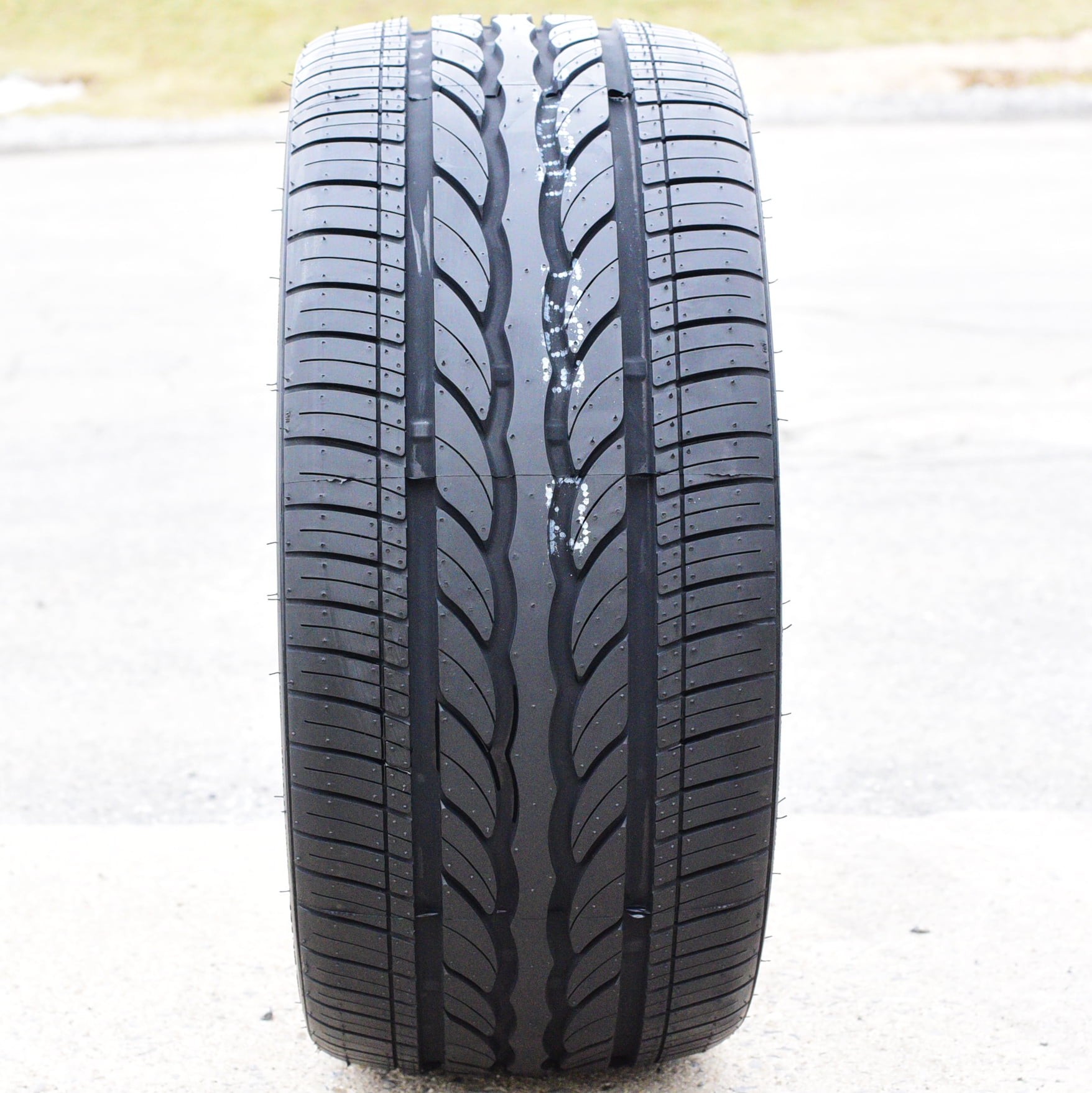 225/35R19 UHP Tire W Sport Lion Leao 88