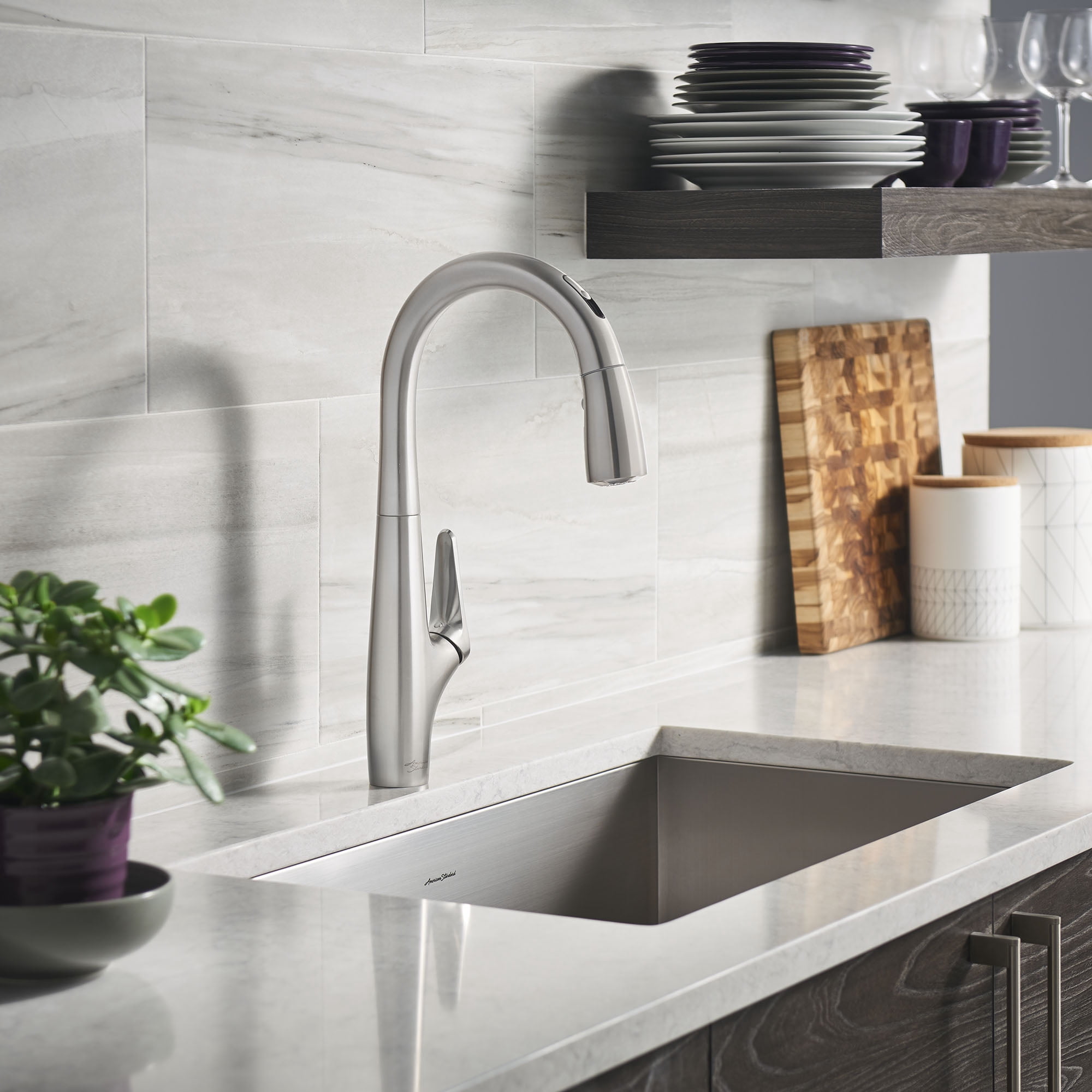 American Standard Avery Selectronic Single-Handle Pull-Down Sprayer Kitchen Faucet in Stainless Steel