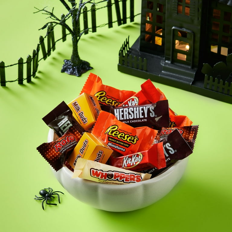 Hershey Miniatures Assorted Flavored Halloween Candy, Bag 56.2 oz