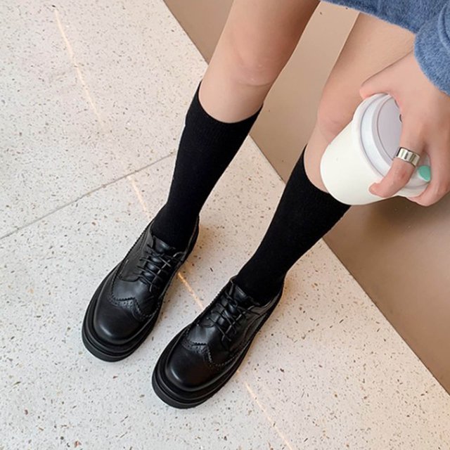Bottines pour Femmes Plateforme Épaisse Rétro Britannique Mode Lacets Chaussures en Cuir Brillant Talon Haut
