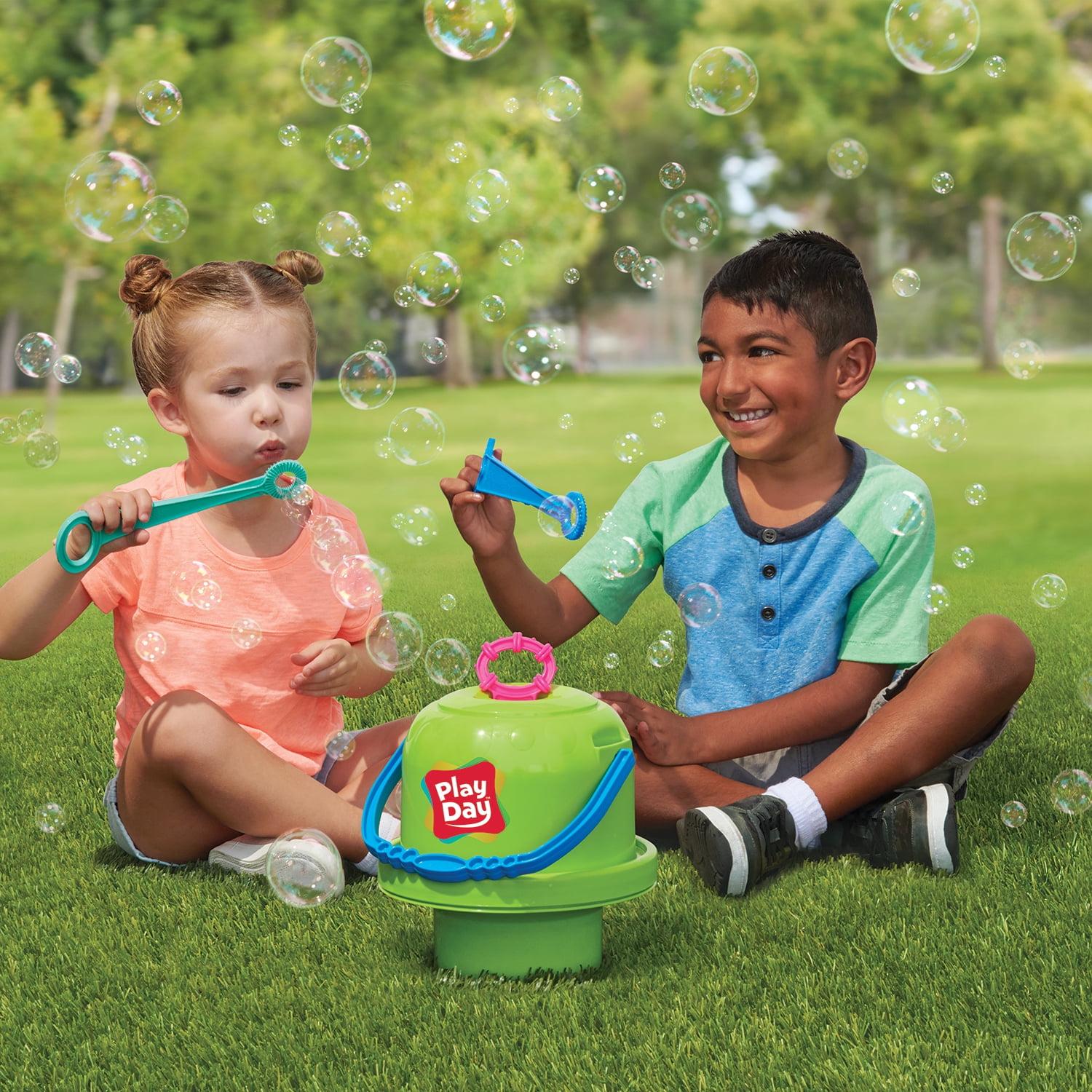 Bubble Play Bubble Bucket - No Spill Pail for Kids w/ [2] Removable Bubble  Blower Wands, Easy