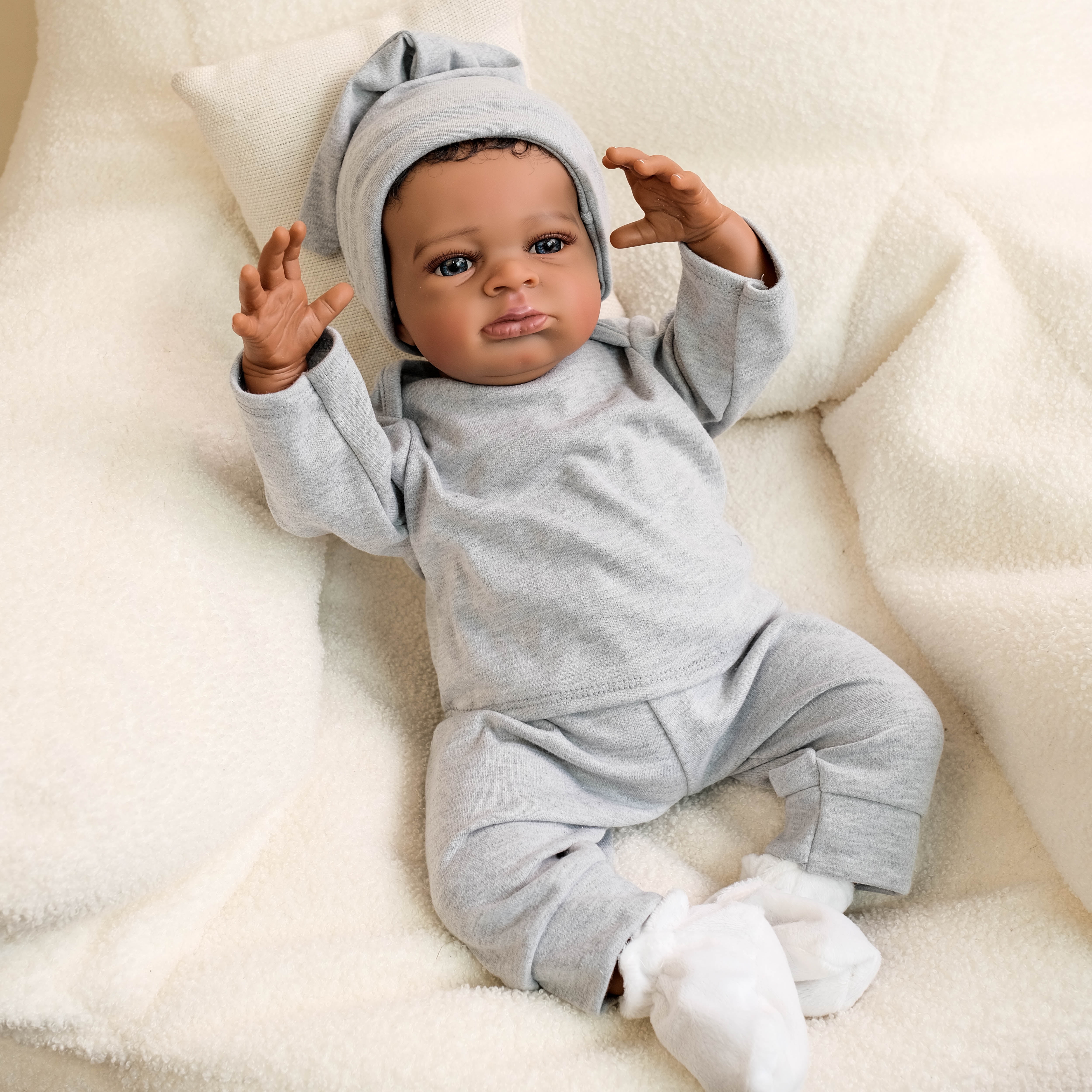 Lifelike Reborn Baby Dolls 20 inch Soft Cloth Body Full Body Black Newborn Real Life Size Baby Dolls with Feeding Accessories for Kids Age 3+