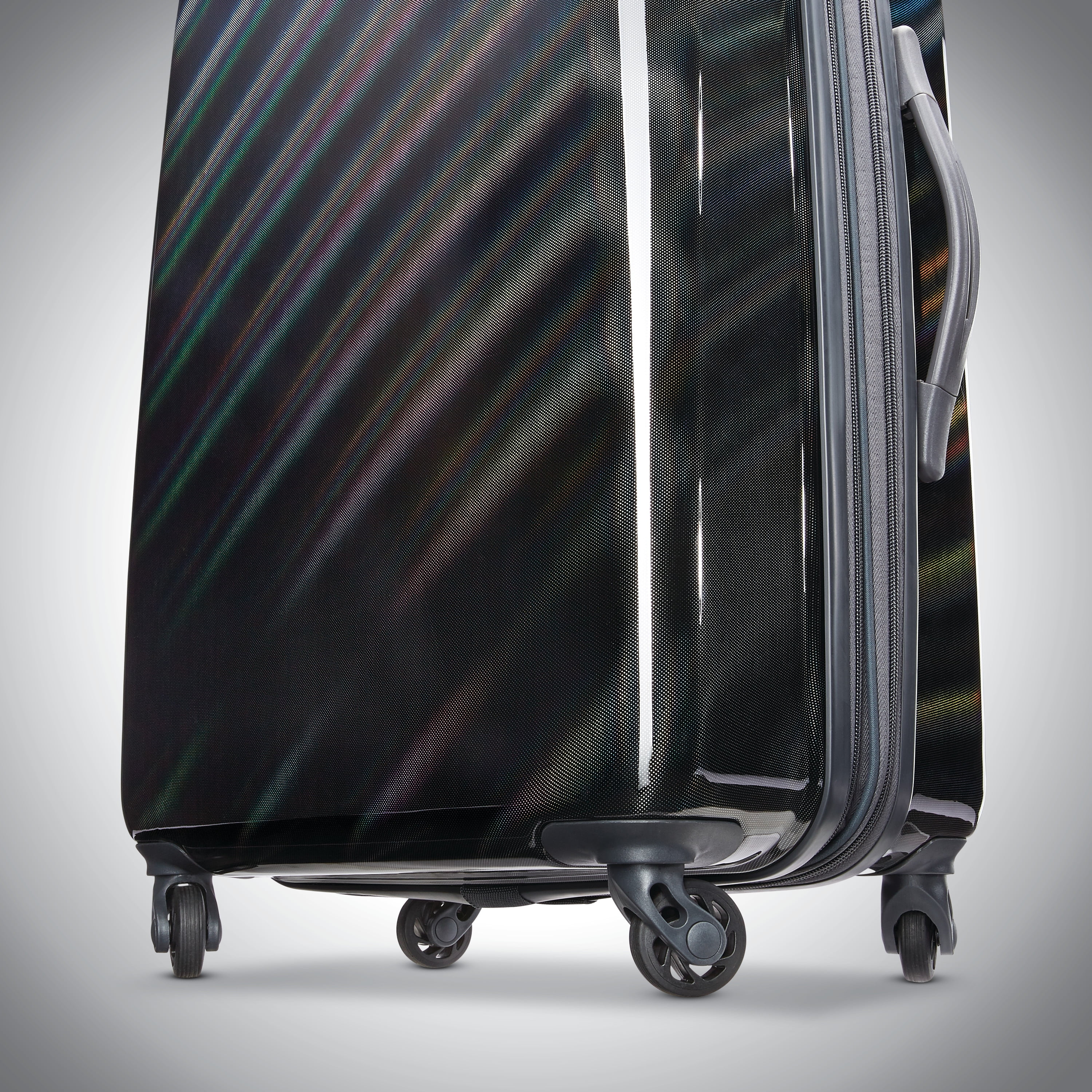 american tourister unisex moonlight spinner