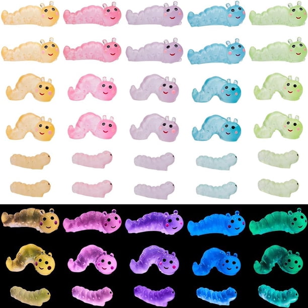 45 piezas de 15 estilos de mini orugas luminosas, pequeñas figuras de animales de resina que brillan en la oscuridad, adornos de orugas de insectos y gusanos de dibujos animados.