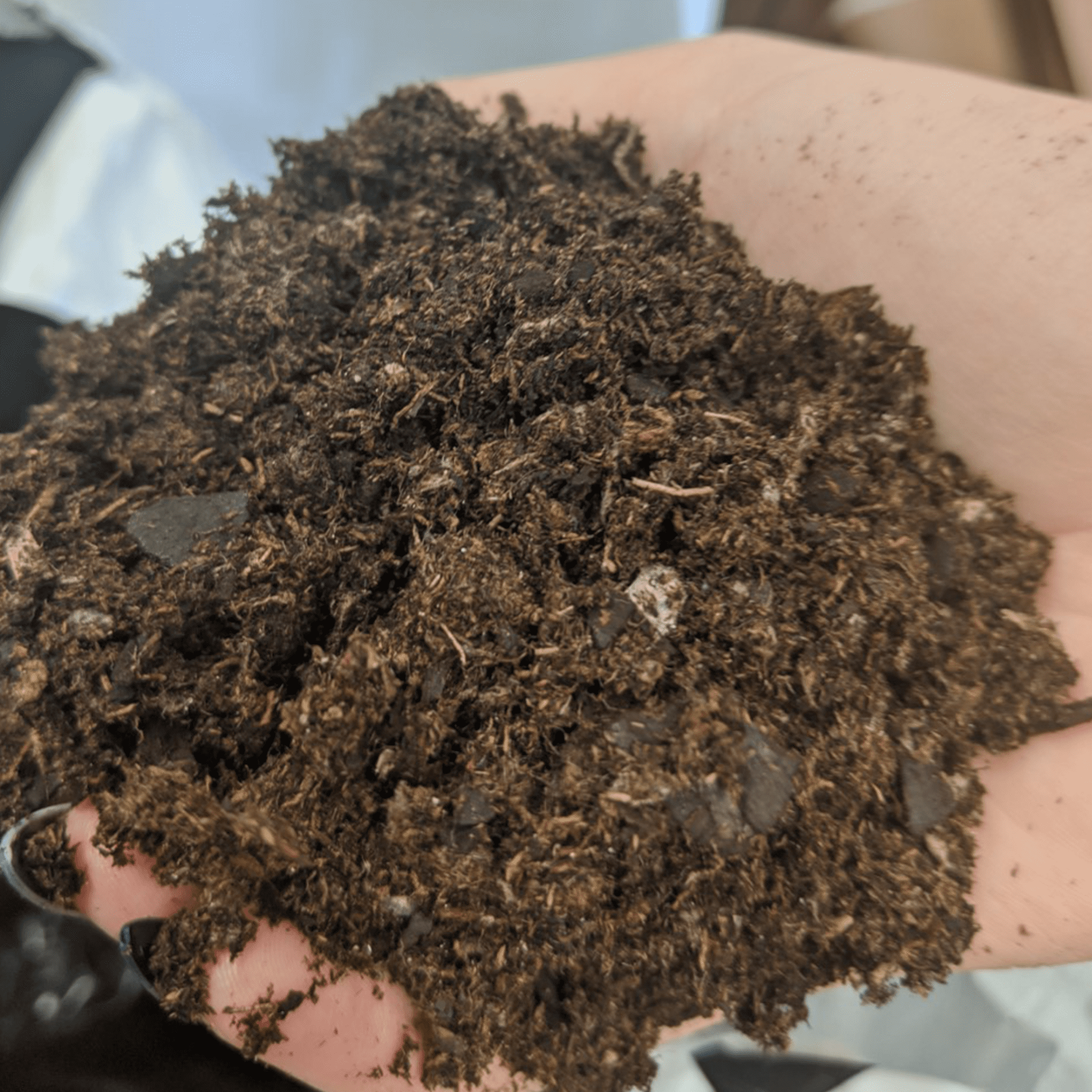 PittMoss PM2 Peat Reduced Organic Professional Growing Bark Mix with Sphagnum Peat, 2.8 Cubic Foot - for Gardens, Houseplants & Soil Improvement