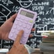 thumbnail image 1 of Calculadora digital mini básica estándar | Pantalla LCD de 8 dígitos | Teclas redondas | Calculadora de bolsillo de escritorio para uso en casa, escuela, niños, estudiantes y oficina, 1 of 8