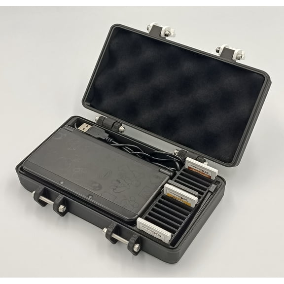 Rugged Protective Carrying Case - Nintendo New 3DS - Holds 16 Games and USB Cable