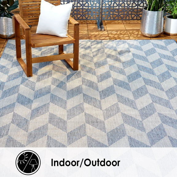 Nicole Miller New York Patio Country Danica Transitional Geometric Indoor/Outdoor Area Rug, Blue/Grey, 3'11"x5'2"