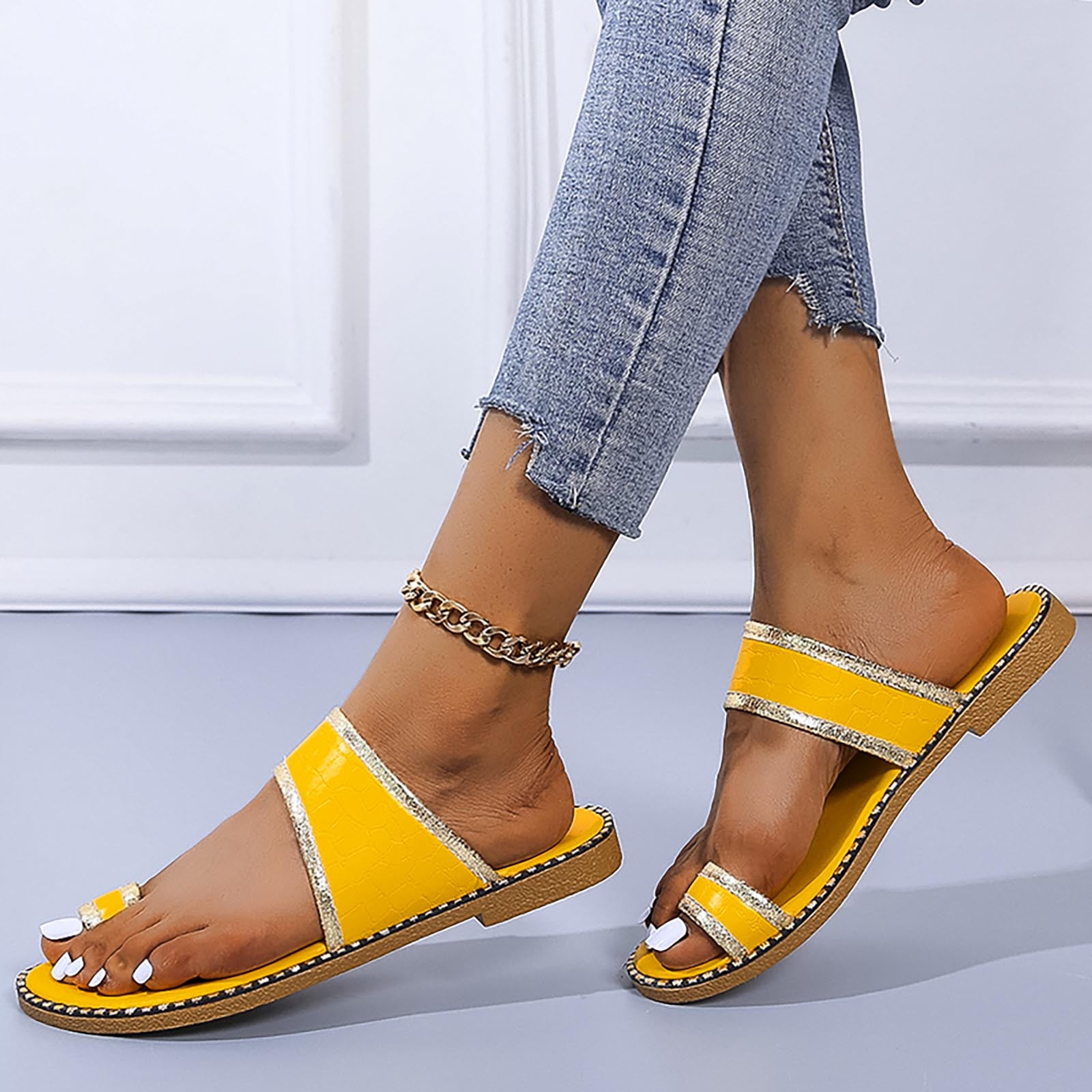靴  SLIPPER Amazon.com | LELEBEAR Cloud Slides for Women and Men, Cloud