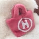 thumbnail image 2 of Bolsas de felpa Bolso Causal Fuzzy Color Contraste Moda Letra H para Mujeres Niñas Rojo, 2 of 4