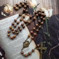 thumbnail image 3 of Collares de rosario de perlas católicas con medallas cruzadas, cadena larga, oración religiosa para mujeres --- Código de producto 42978, 3 of 5