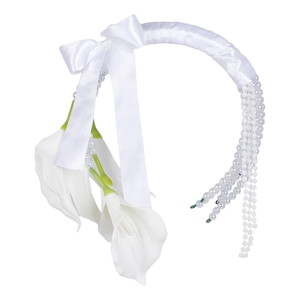 Ramo de novia para dama de honor. La novia sostiene flores de cala blanca. Decoración. Diseño A