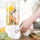thumbnail image 5 of Licuadoras portátiles, licuadora de tamaño personal para batidos, licuadora de alimentos para bebés, recargable por USB con seis rebanadas, ideal para deportes, viajes y actividades al aire libre., 5 of 7