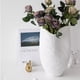 thumbnail image 4 of Florero de cerámica con relieve blanco grande, florero hidropónico de flores frescas, decoración for sala de estar y vestíbulo, 4 of 6