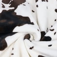 thumbnail image 2 of Manta con estampado de vaca, suave y difusa manta acogedora, ligera y acogedora, perfecta como manta para sofá, dormitorio, sala de estar o sala de aire acondicionado, adecuada para siestas, 2 of 6