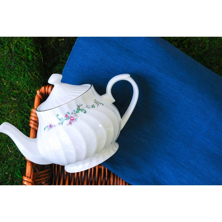 Lynns Paradise Imperial Gold 37-Ounce Teapot with Lid, White