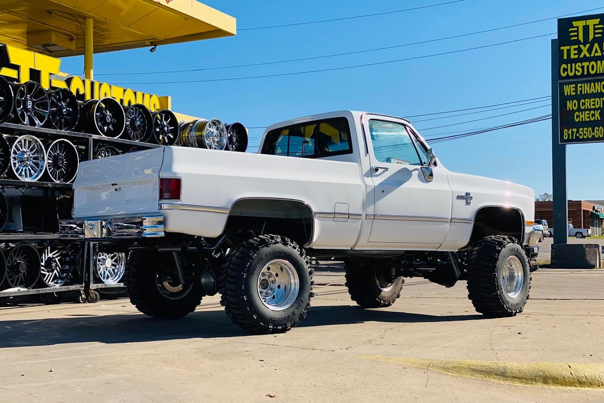 Rough Country 6" Lift Kit for 77-87 Chevy/GMC C/K10