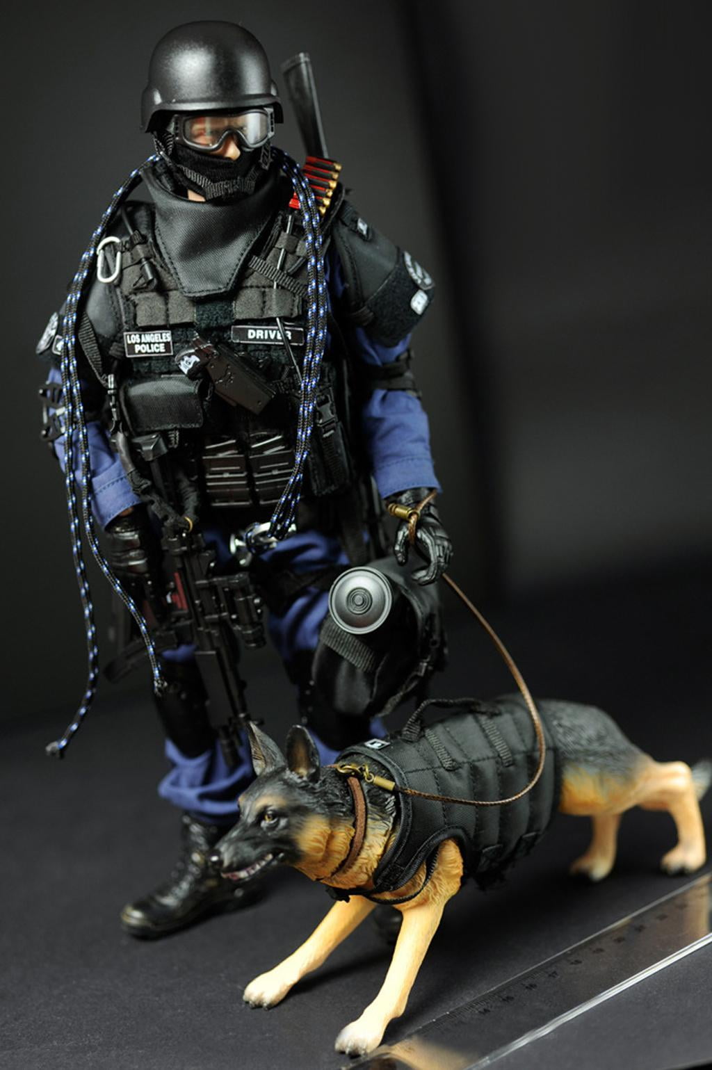 1/6 Scale Black German Shepherd Dog Figurine Pet Model Toy for 12in Action  Figures Toy Soldier Doll 