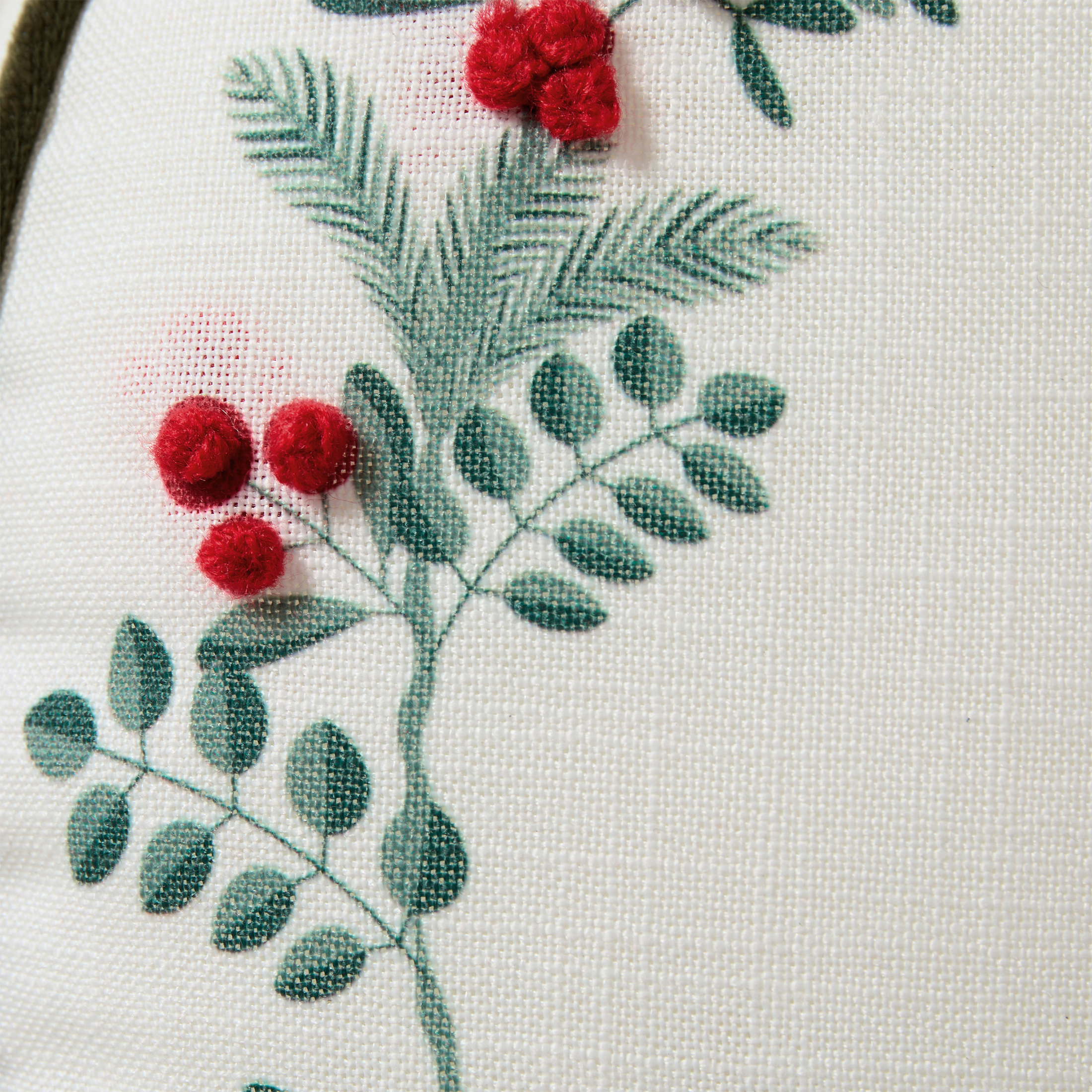 My Texas House Bright White Christmas Wreath Round Decorative Pillow, 16 in x 16 in