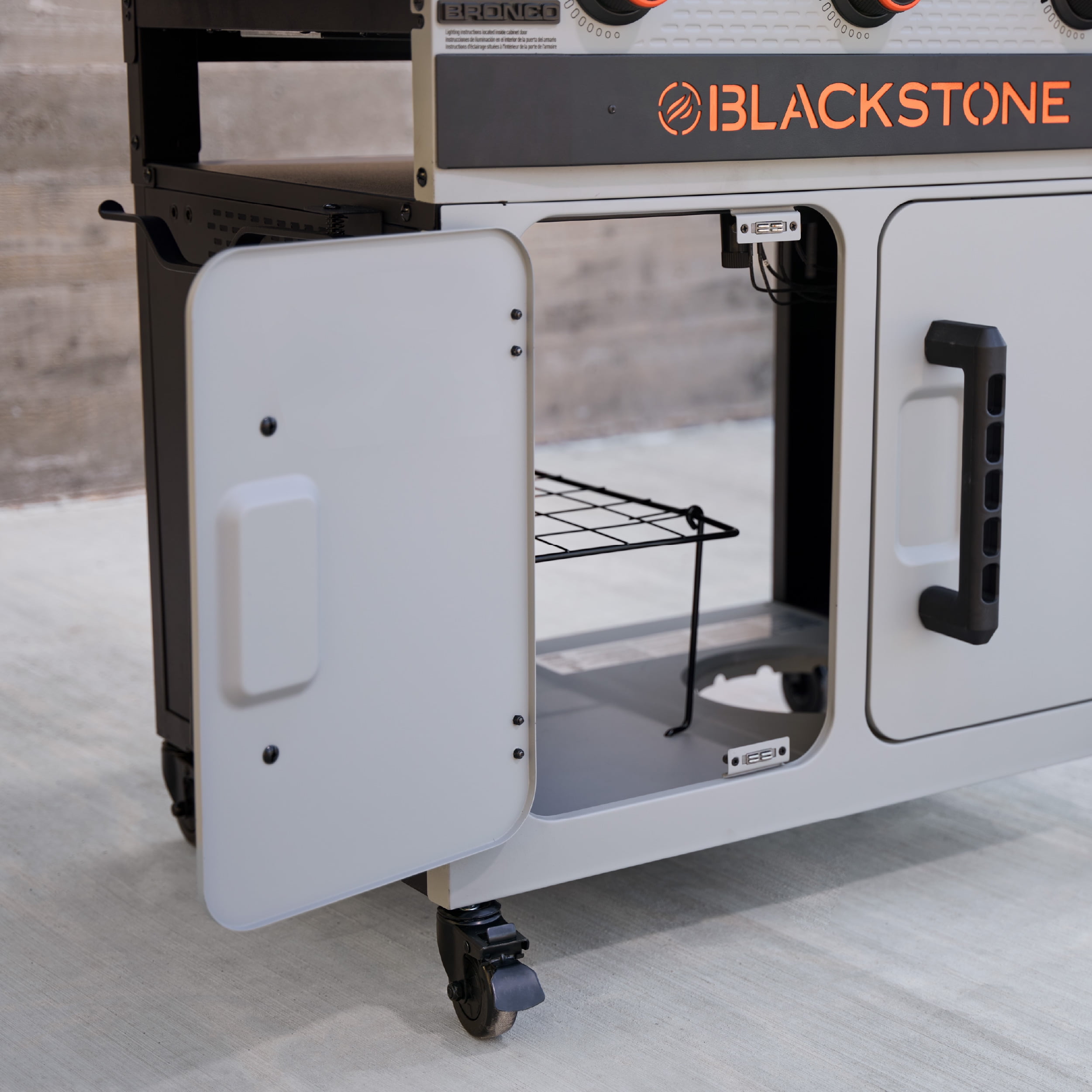 Blackstone Bronco 28 Po XL Plaque Avec Armoire et Couvercle