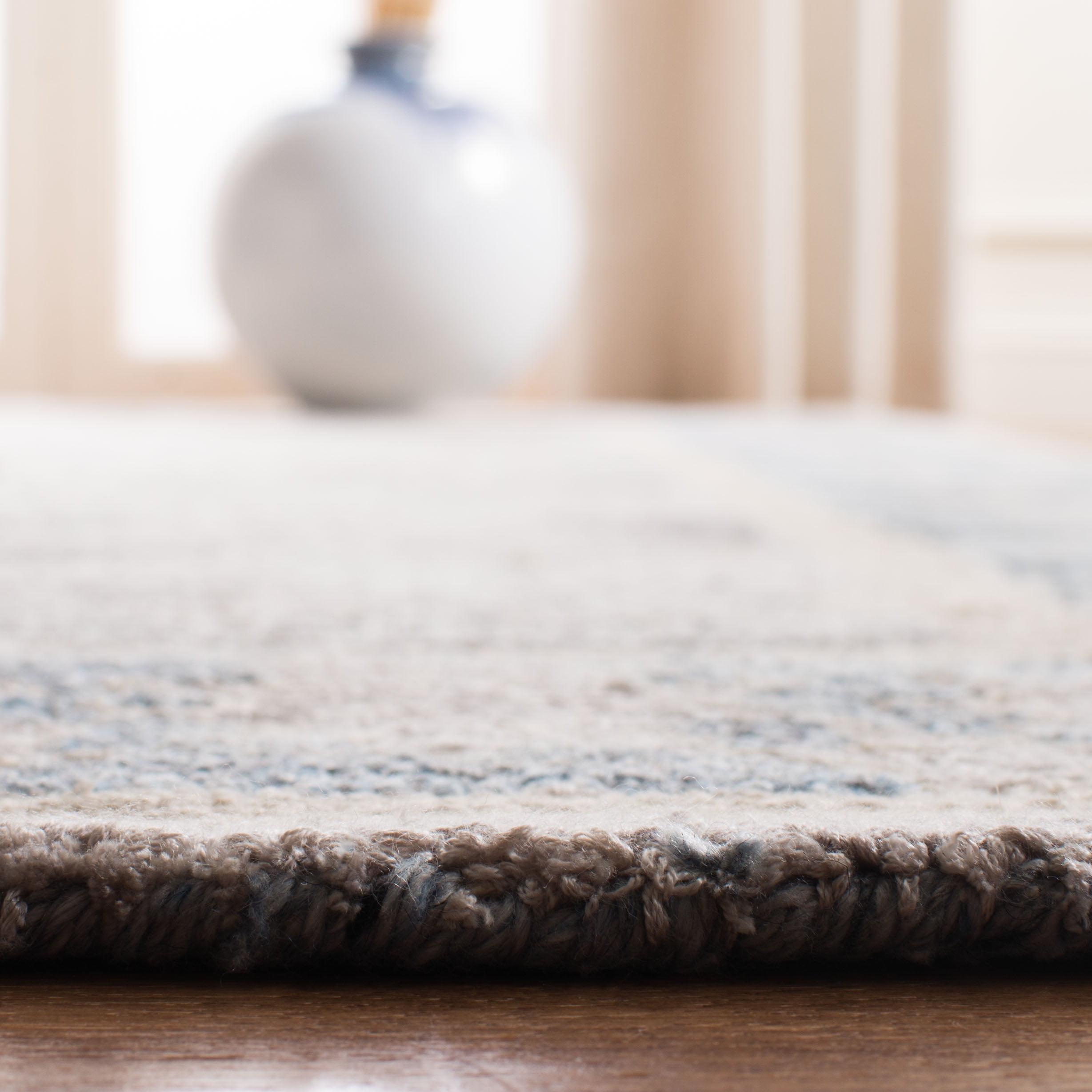 SAFAVIEH Abstract Cynthia Oriental Runner Rug, Beige/Blue, 2'3" x 8'