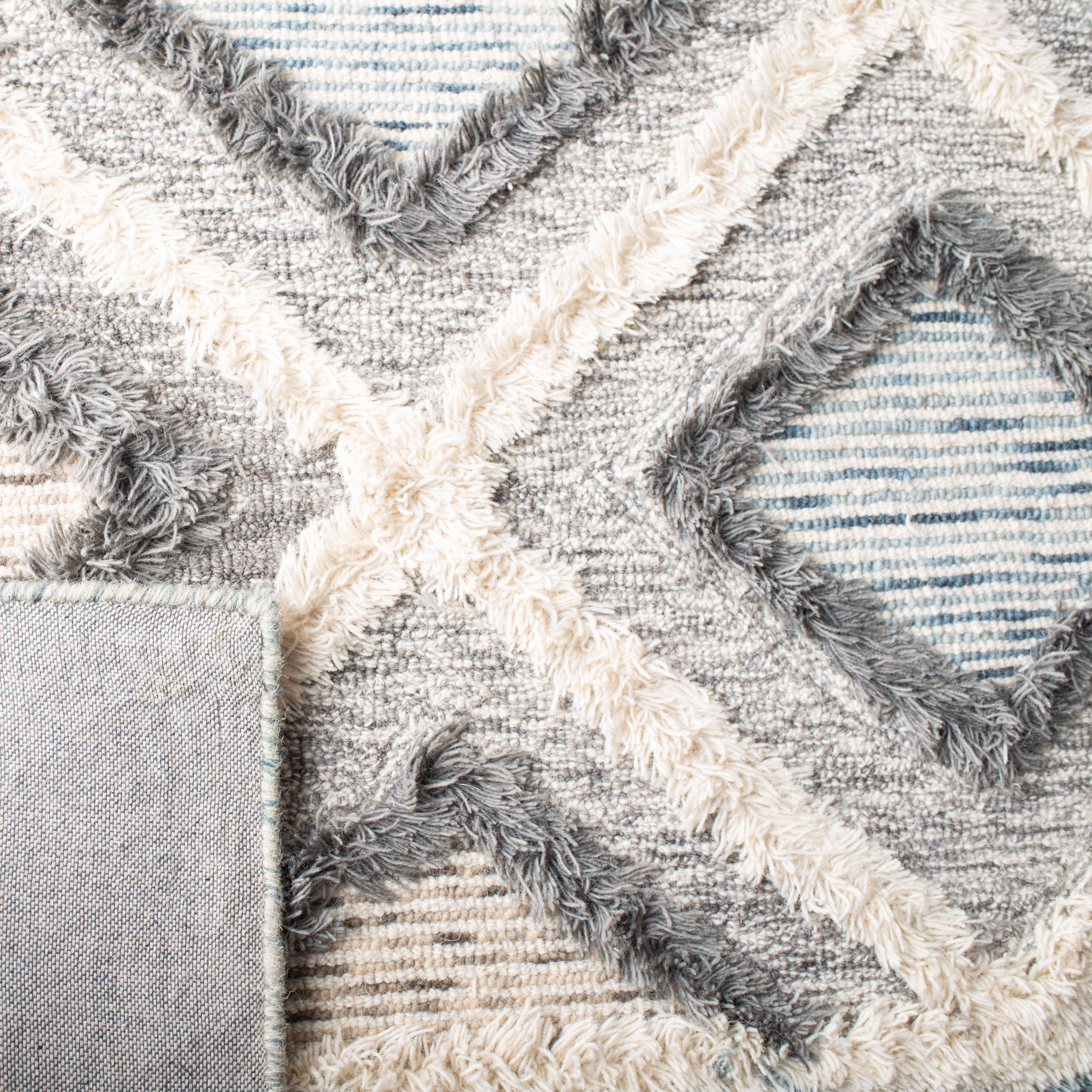 SAFAVIEH Kenya Melvin Diamond Wool Area Rug, Ivory/Gray, 7' x 7' Square