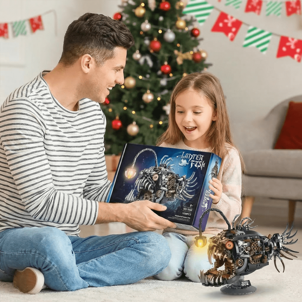 Mechanical Anglerfish Building Set, Ocean Animal Steampunk Lantern Fish Model Kit, STEM Gift for Adults & Teens, Home or Office Decor (1038 Pcs).