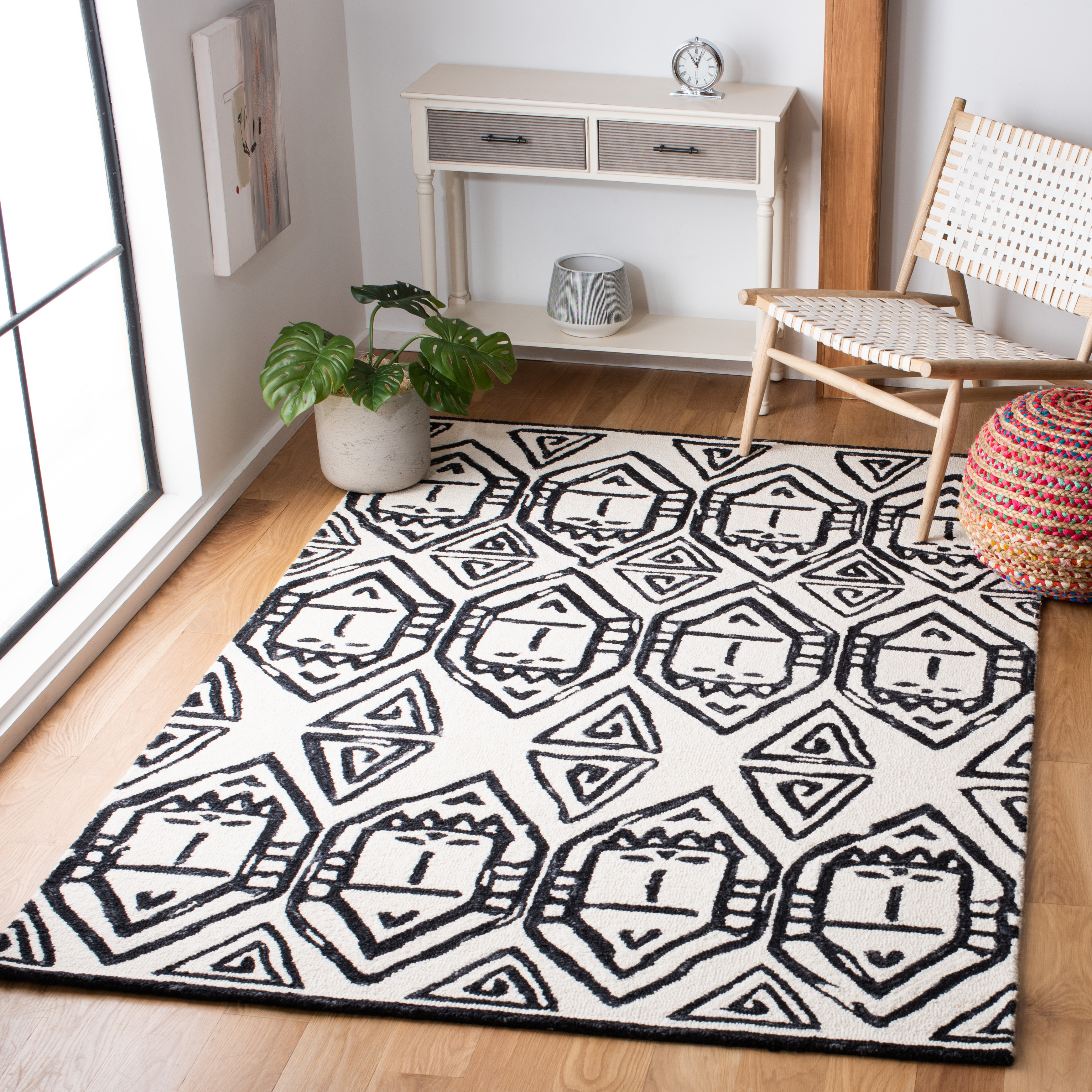 SAFAVIEH Metro Peronel Diamond Area Rug, Black/Ivory, 6' x 6' Square