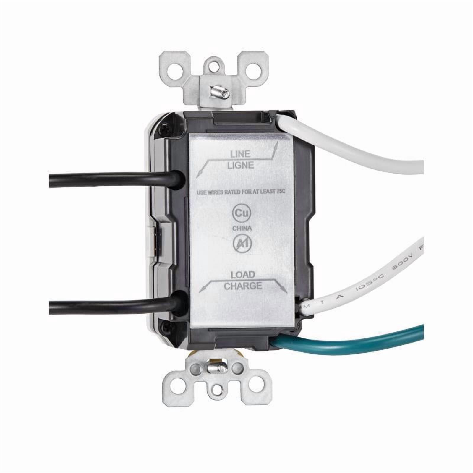 Leviton 3016780, 15A 125V White GFCI Outlet & USB Charger