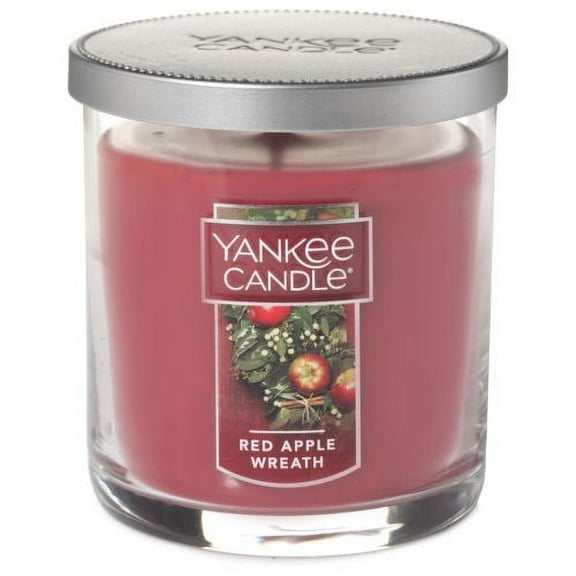 Yankee Candle Small Tumbler Candle, Red Apple Wreath, 7 Oz