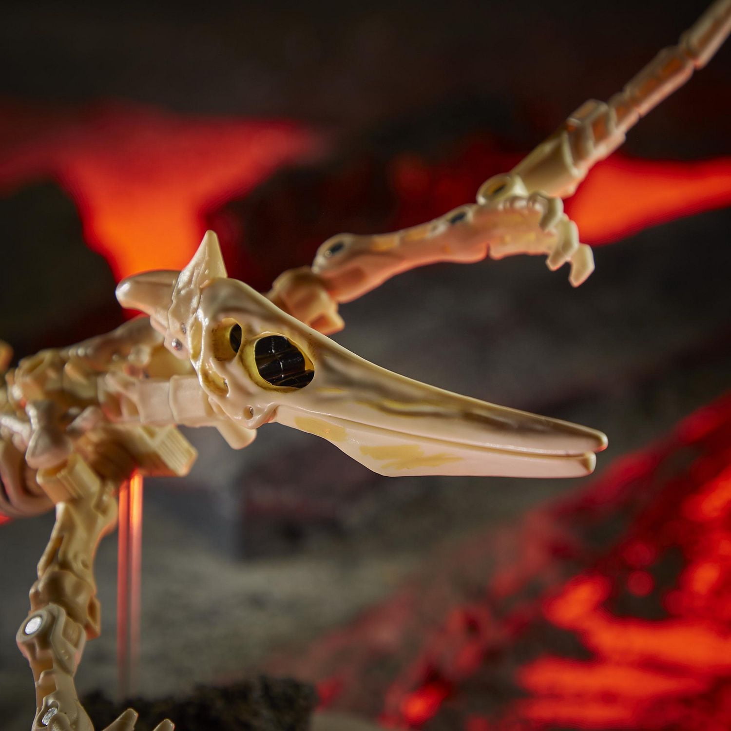 Transformers Toys Generations War for Cybertron: Kingdom Deluxe WFC-K25 Wingfinger Fossilizer Action Figure - Kids Ages 8 and Up, 5.5-inch