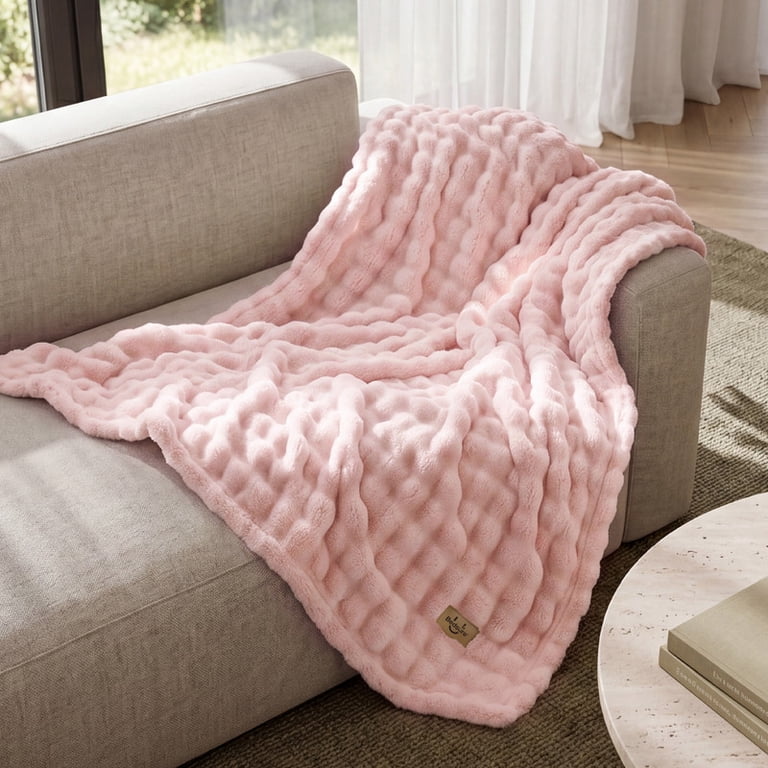 U by Bedsure 3D Bubble Faux Fur Throw Blanket, Pink, 50x60" photo 4