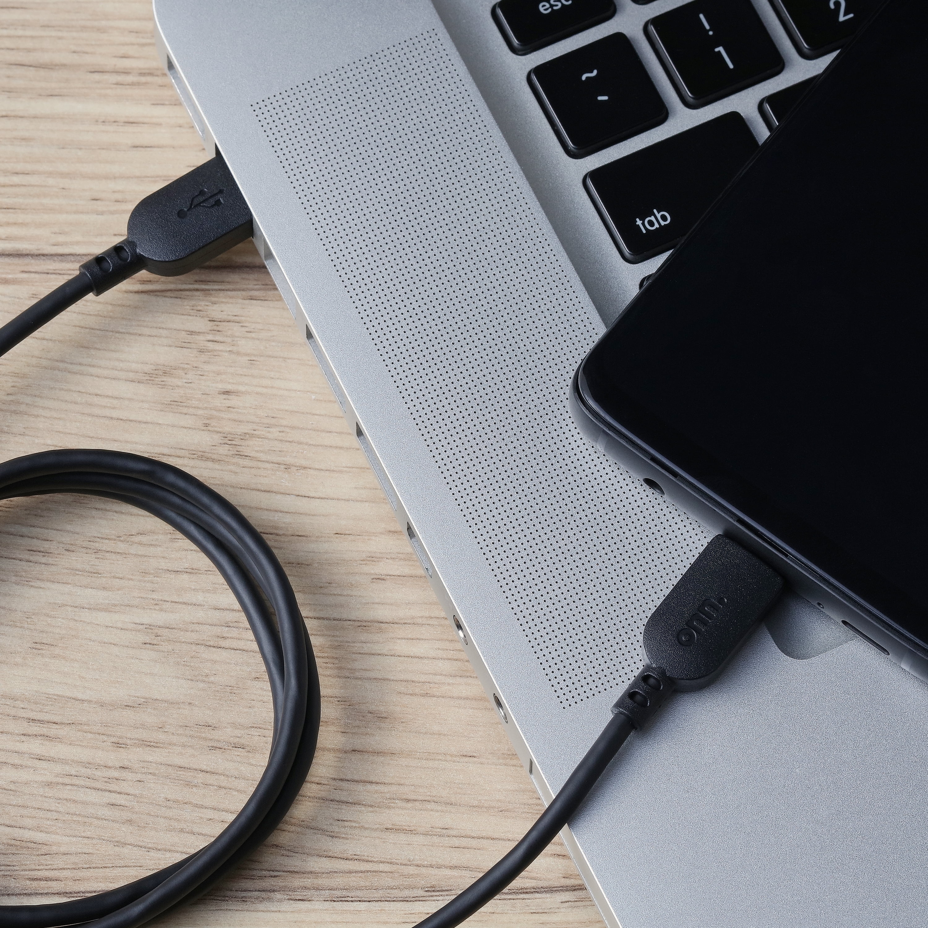 onn. 3' USB-C  to C Charging and Data Cable for iPhone 15, Samsung Galaxy, Black, Single Pack