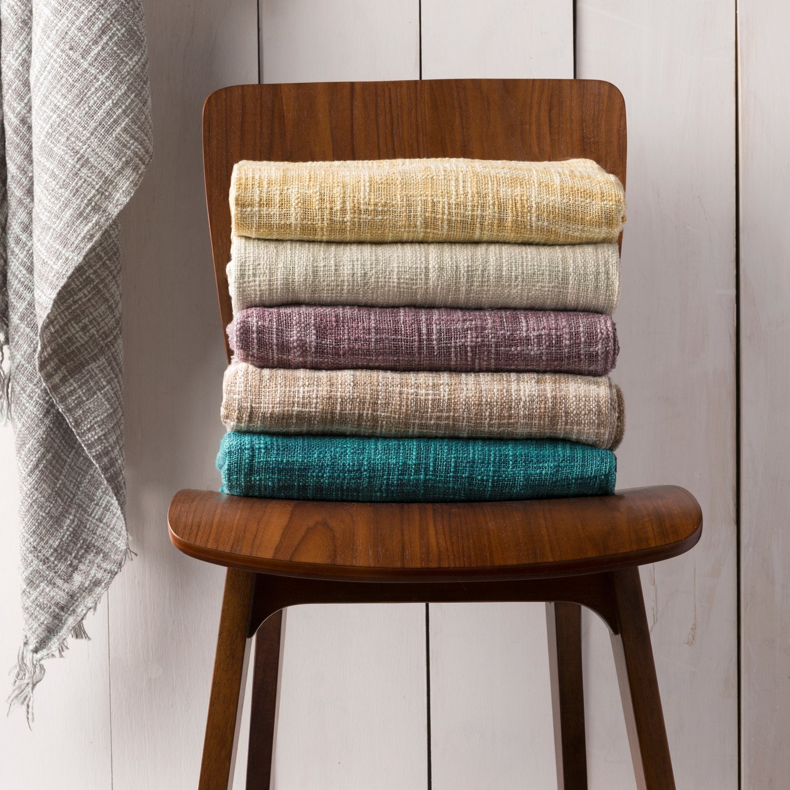 Livabliss Surya Woven Tori Throw