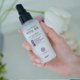 thumbnail image 2 of Set de regalo Perfect Partners de Aromatherapy Associates. 2 aceites premium para baño y ducha (0.3 fl oz cada uno) en caja de regalo decorativa. Incluye mezclas matutinas Deep Relax y Revive., 2 of 4