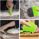 thumbnail image 3 of Raspador de banco para cortar masa de cocina, material de calidad alimentaria, bordes afilados, superficie antideslizante, juego de 2 raspadores multiusos para mezclar masa, cortar y dar forma,, 3 of 5