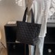 thumbnail image 4 of Bolso de mano acolchado para mujer Bolso acolchado Bolso acolchado Bolso de mano acolchado ligero Bolso de hombro acolchado, 4 of 7