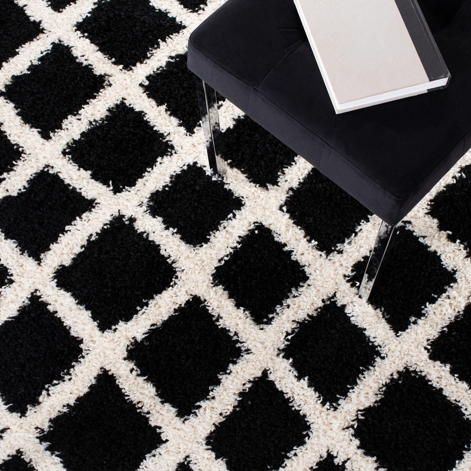 Safavieh Dallas Jerrie Geometric Shag Area Rug
