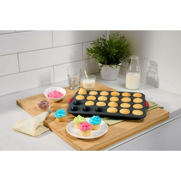 STARFRIT SILICONE 24 CUP MINI MUFFIN PAN SILICONE<br>CUP, MUFFIN PAN