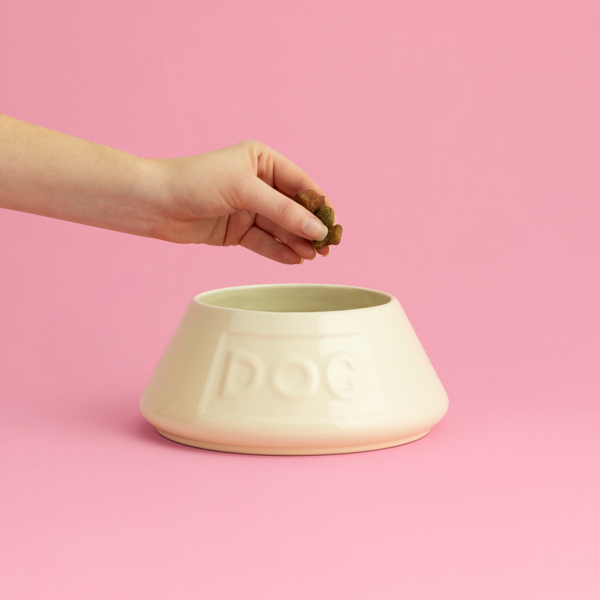 Mason Cash: Non-Tip Dog Bowl - Cream - 8.3", 54oz - Durable Ceramic Food & Water Angled Dish, Microwave-Dishwasher Safe, Pet Meal Feeding & Hydration